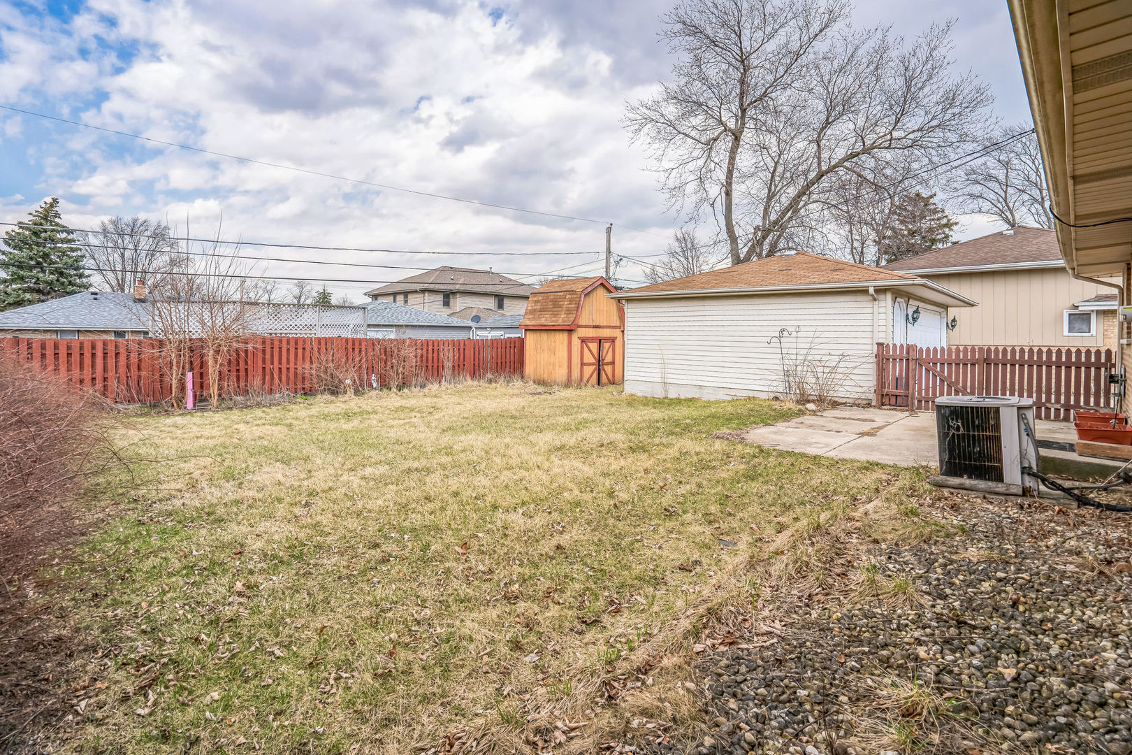 5912 109th Place Chicago Ridge, IL 60415 - Photo 4 of 21 a view of a house with a yard