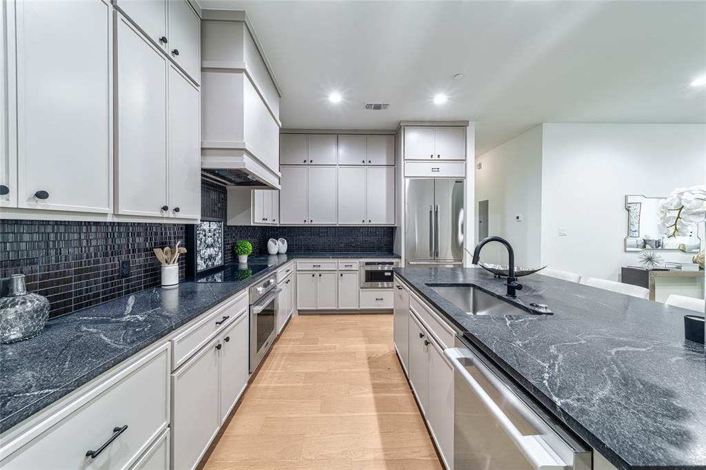 3601 Routh Street, Unit 1A Dallas, TX 75219 - Photo 3 of 32