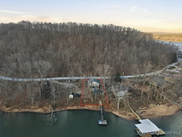 $299,900 | 1326 Hollywood Drive, Edwards, MO 65326