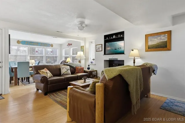 $299,900 | 1326 Hollywood Drive, Edwards, MO 65326