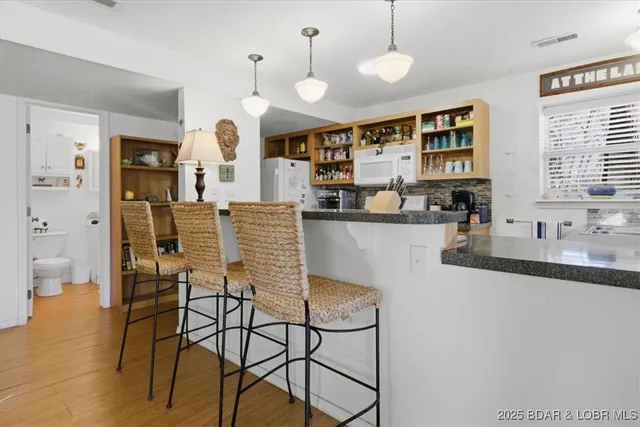 $299,900 | 1326 Hollywood Drive, Edwards, MO 65326