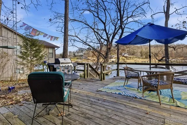 $299,900 | 1326 Hollywood Drive, Edwards, MO 65326