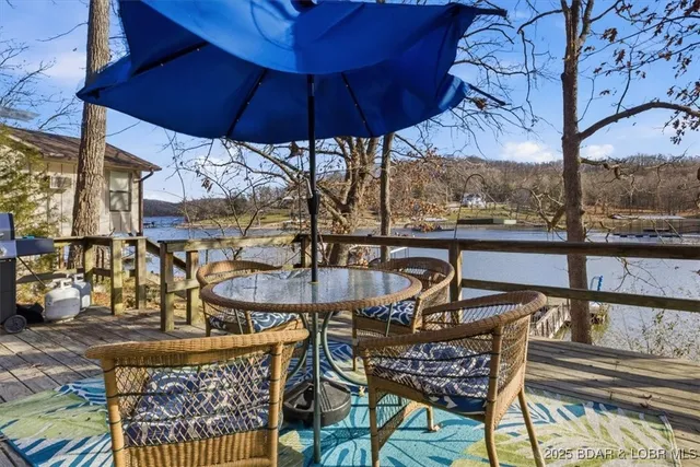 $299,900 | 1326 Hollywood Drive, Edwards, MO 65326