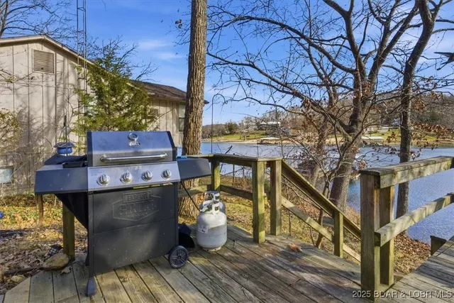 $299,900 | 1326 Hollywood Drive, Edwards, MO 65326