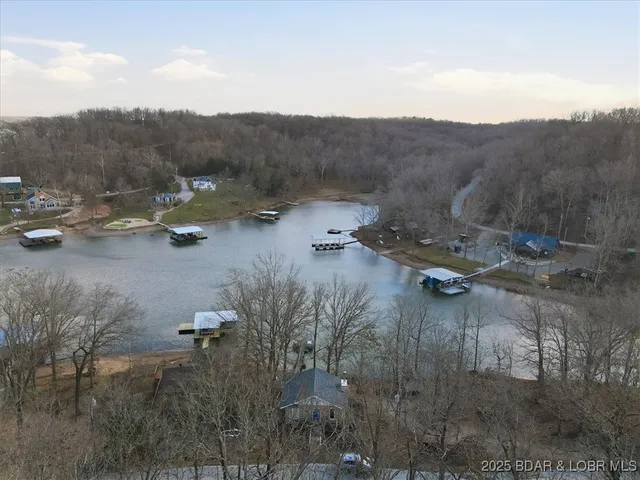 $299,900 | 1326 Hollywood Drive, Edwards, MO 65326