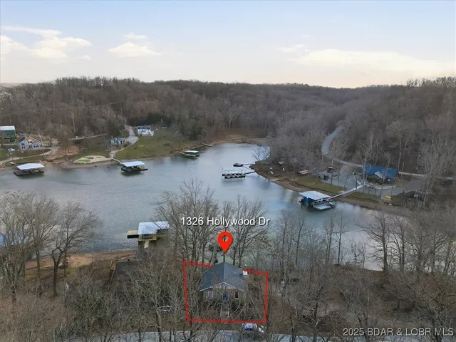 $299,900 | 1326 Hollywood Drive, Edwards, MO 65326