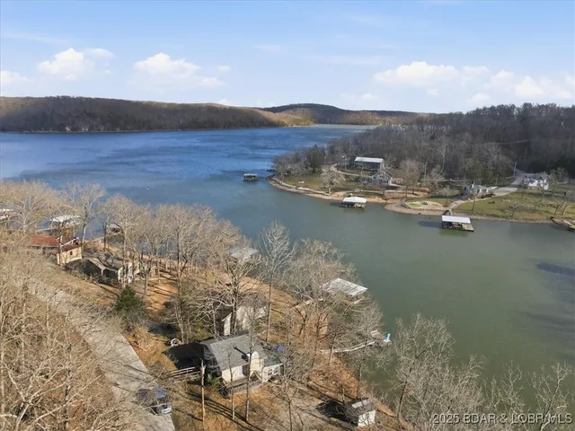 $299,900 | 1326 Hollywood Drive, Edwards, MO 65326