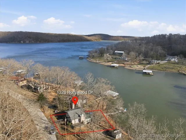 $299,900 | 1326 Hollywood Drive, Edwards, MO 65326