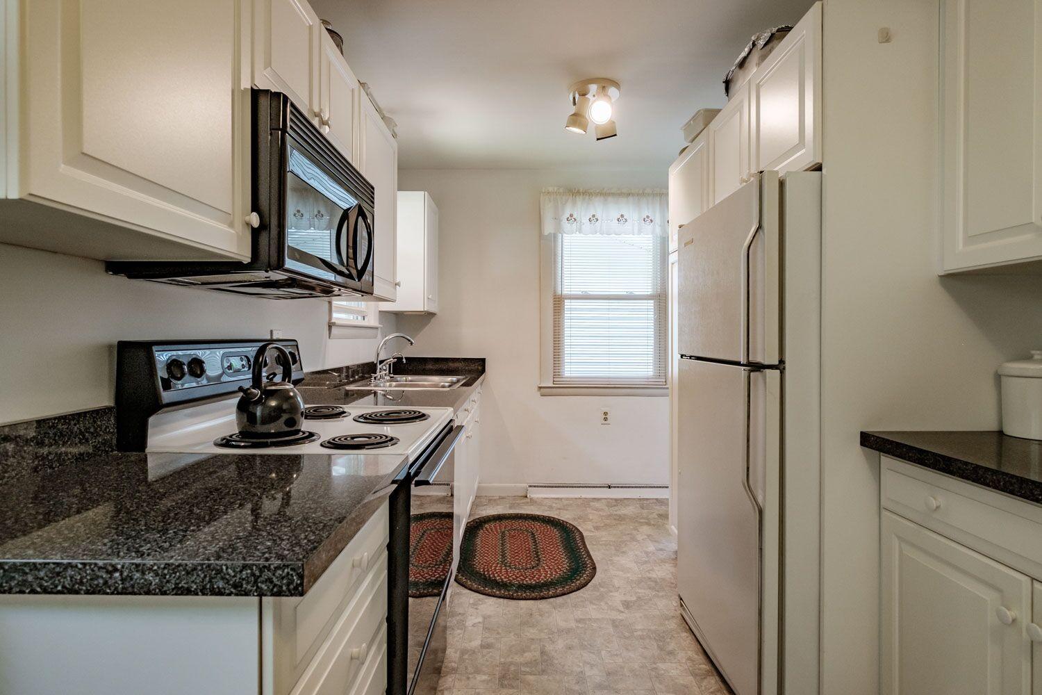 14 Hamlin Road Falmouth, ME 04105 - Photo 7 of 35 _nNXBpfQ