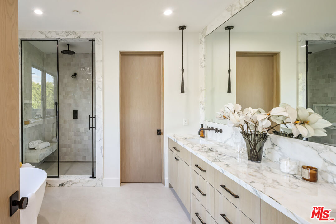 4828 Radford Avenue Valley Village, CA 91607 - Photo 13 of 29