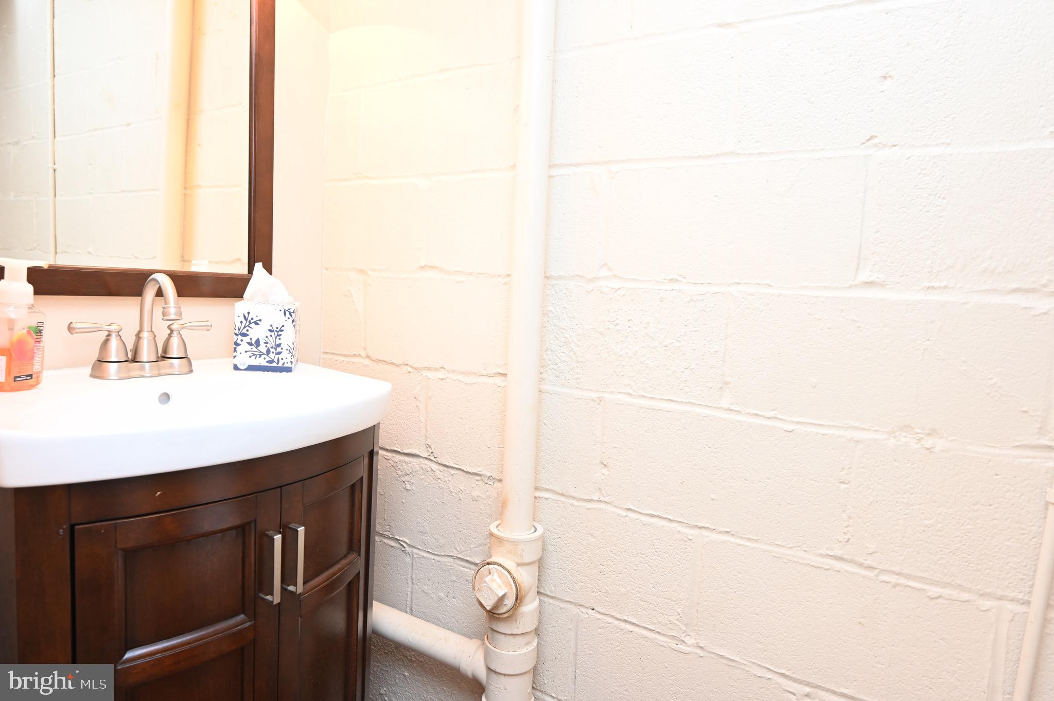 1907 Swansea Road Baltimore, MD 21239 - Photo 11 of 37