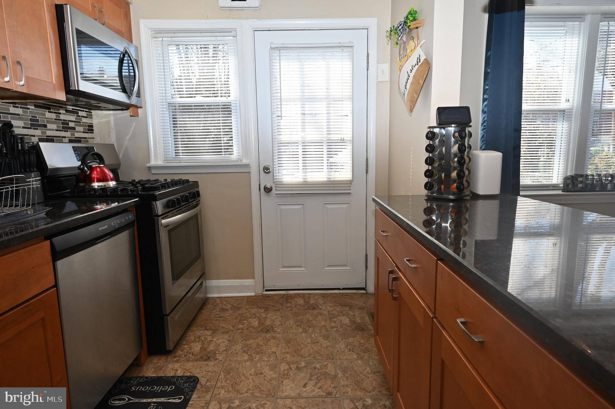 1907 Swansea Road Baltimore, MD 21239 - Photo 18 of 37