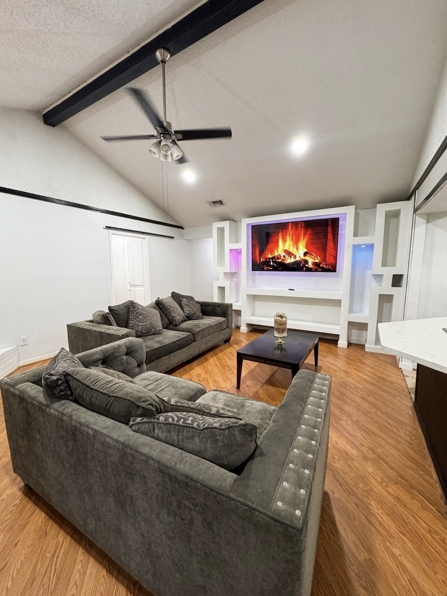 2203 South Houston Road Pasadena, TX 77502 - Photo 4 of 18 Beautiful vaulted ceilings with wooden beams.