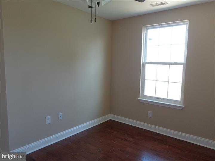 3 Hunter Road New Castle, DE 19720 - Photo 7 of 11 Bedroom 3