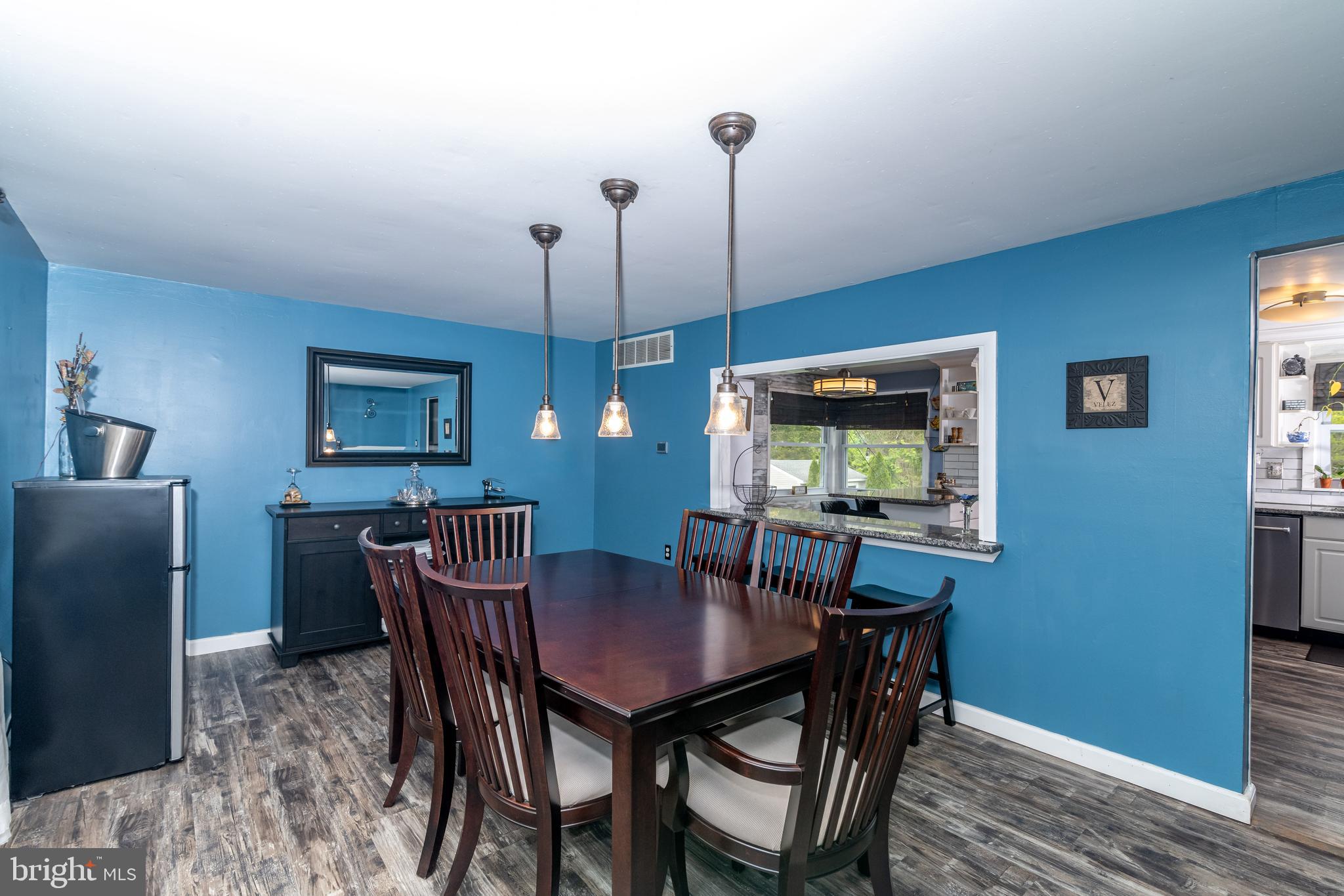 758 Kettle Run Road Marlton, NJ 08053 - Photo 16 of 53 Dining Rm opening to breakfast bar