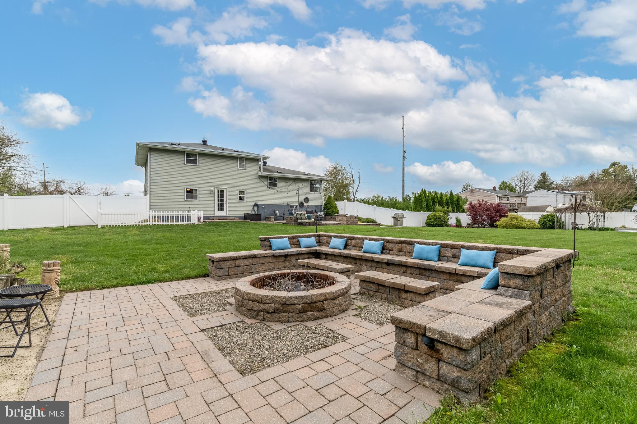 758 Kettle Run Road Marlton, NJ 08053 - Photo 9 of 53 Patio with a firepit