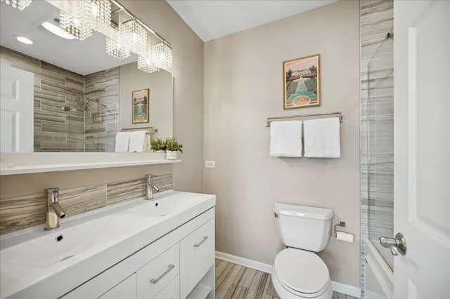 $755,000 | 634 West Oak Street, Chicago, IL 60610