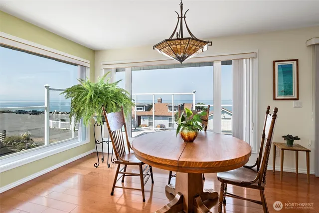 $1,254,000 | 1505 West Beach Road, Oak Harbor, WA 98277