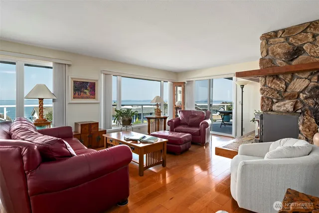 $1,254,000 | 1505 West Beach Road, Oak Harbor, WA 98277