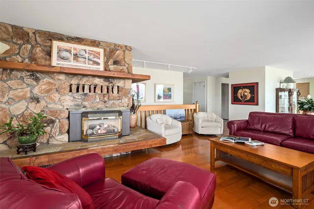 $1,254,000 | 1505 West Beach Road, Oak Harbor, WA 98277