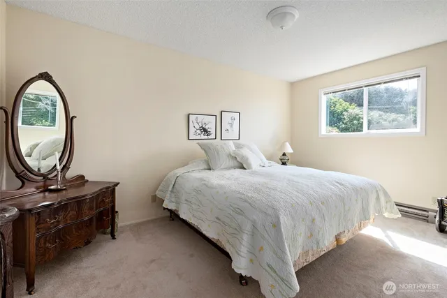 $1,254,000 | 1505 West Beach Road, Oak Harbor, WA 98277