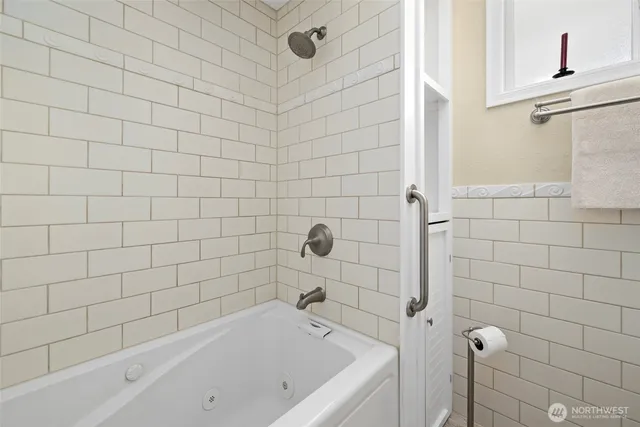 $1,254,000 | 1505 West Beach Road, Oak Harbor, WA 98277