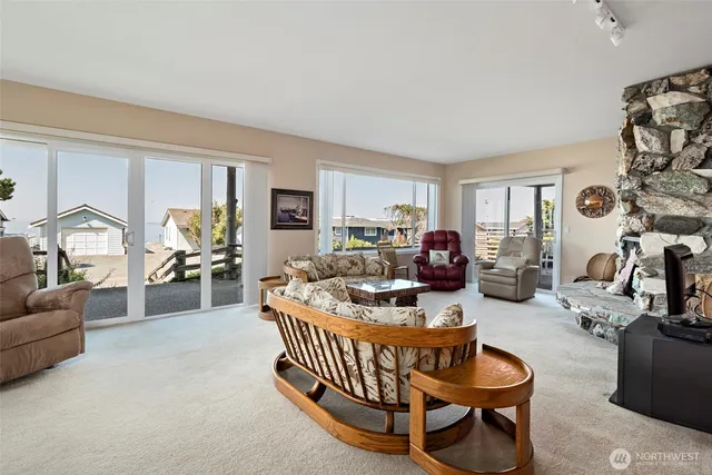 $1,254,000 | 1505 West Beach Road, Oak Harbor, WA 98277