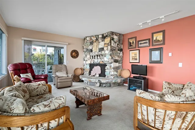 $1,254,000 | 1505 West Beach Road, Oak Harbor, WA 98277