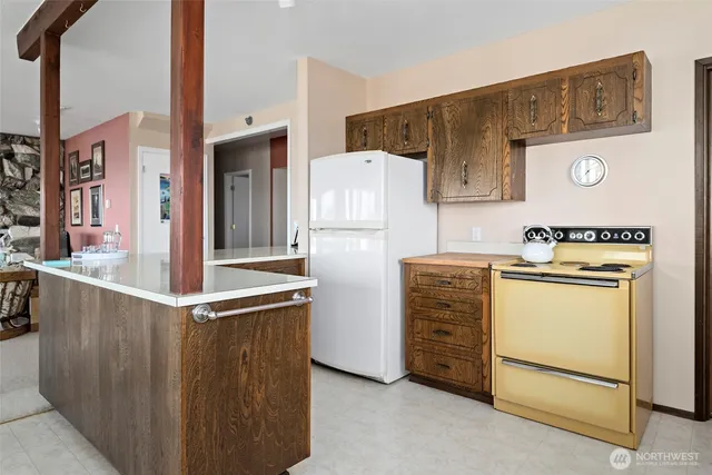 $1,254,000 | 1505 West Beach Road, Oak Harbor, WA 98277