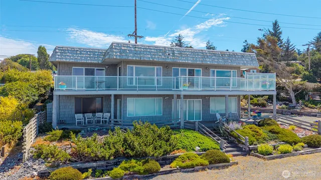 $1,254,000 | 1505 West Beach Road, Oak Harbor, WA 98277