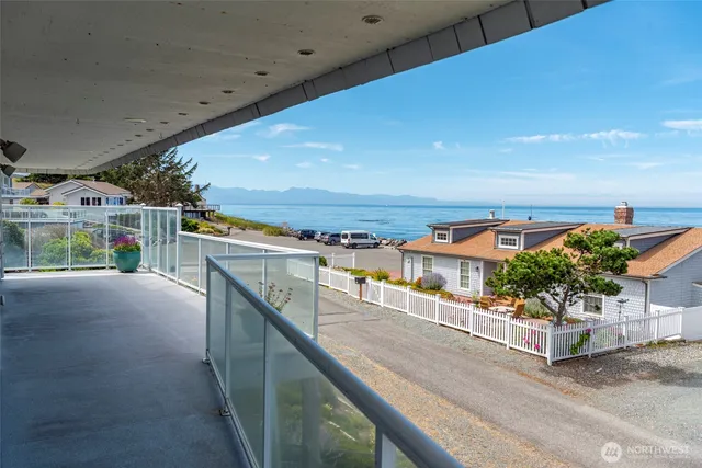 $1,254,000 | 1505 West Beach Road, Oak Harbor, WA 98277