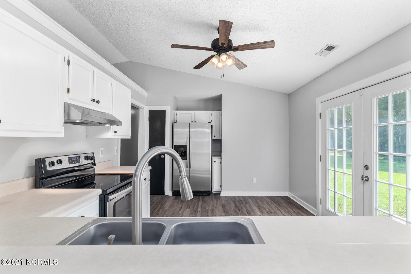 333 Steller Road Jacksonville, NC 28540 - Photo 12 of 30 12