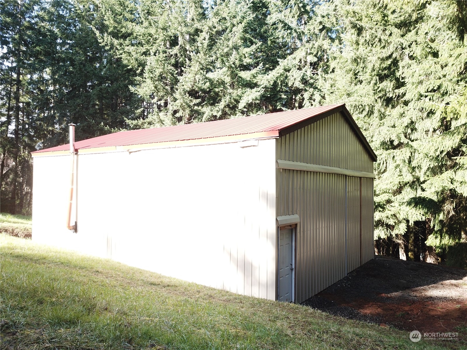 827 Cousins Road, Unit 27 Chehalis, WA 98532 - Photo 36 of 38 a backyard of a house with lots of green space