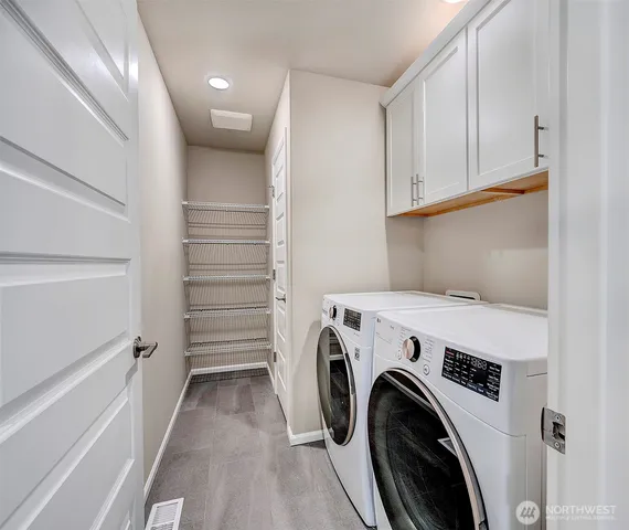 $975,000 | 28902 239th Avenue Southeast, Maple Valley, WA 98010