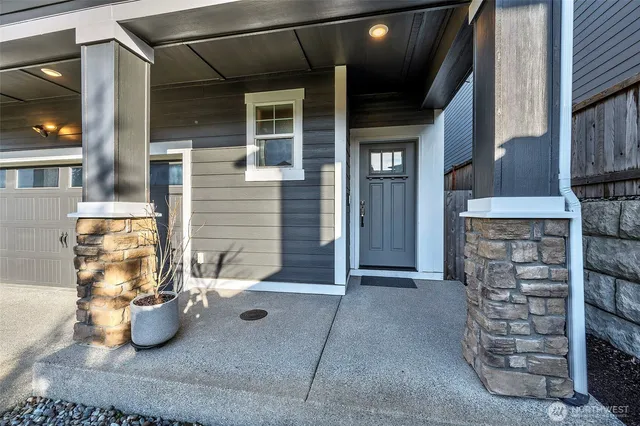 $975,000 | 28902 239th Avenue Southeast, Maple Valley, WA 98010