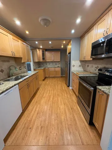 $149,900 | 22806 Shakespeare Avenue, Eastpointe, MI 48021