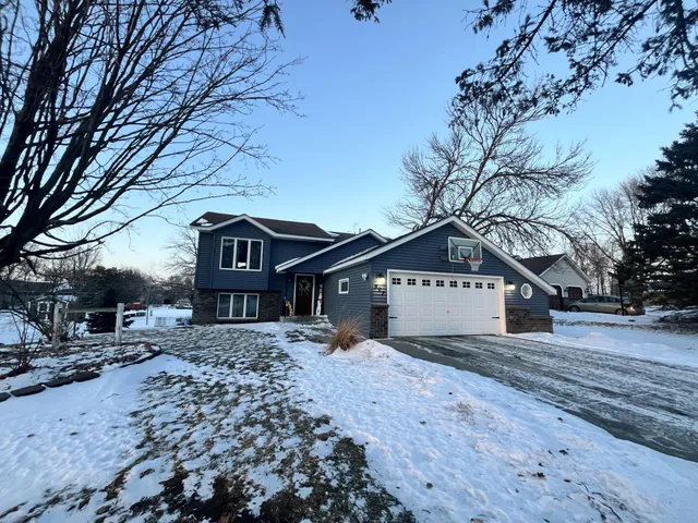 $379,000 | 507 Liberty Lane, New Prague, MN 56071