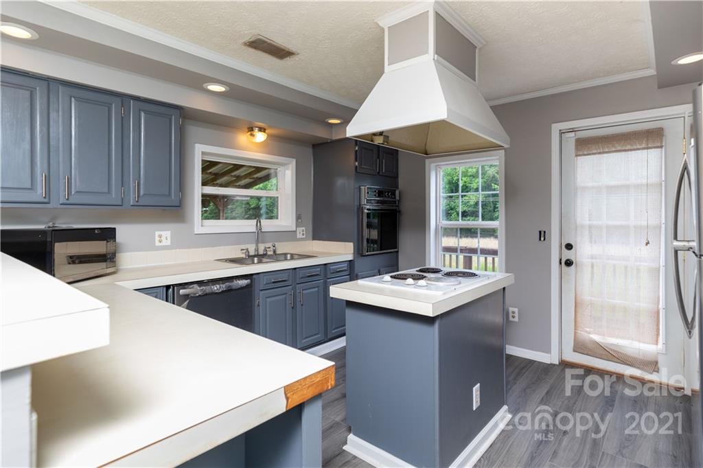 225 Deer Ridge Road Sharon, SC 29742 - Photo 3 of 39
