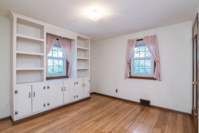 $275,000 | 17 Randall Street, Chicopee, MA 01013