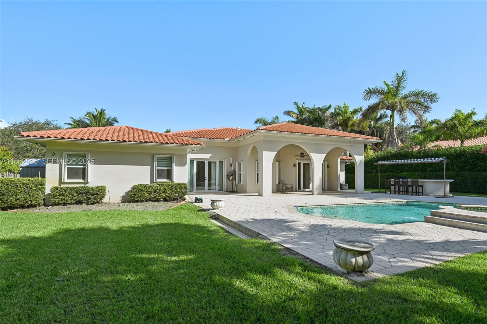 8100 Southwest 179th Street Palmetto Bay, FL 33157 - Photo 12 of 48