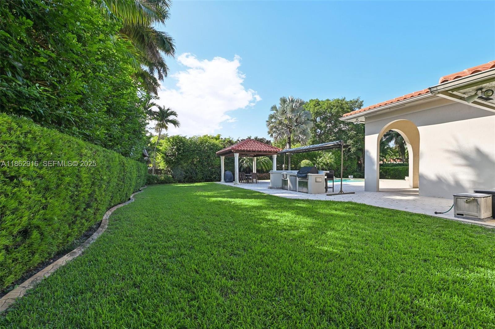 8100 Southwest 179th Street Palmetto Bay, FL 33157 - Photo 3 of 48