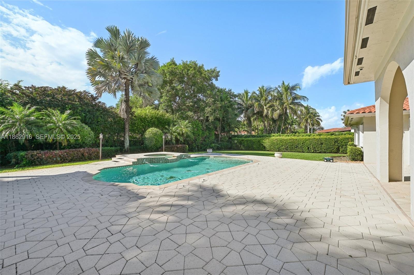 8100 Southwest 179th Street Palmetto Bay, FL 33157 - Photo 10 of 48