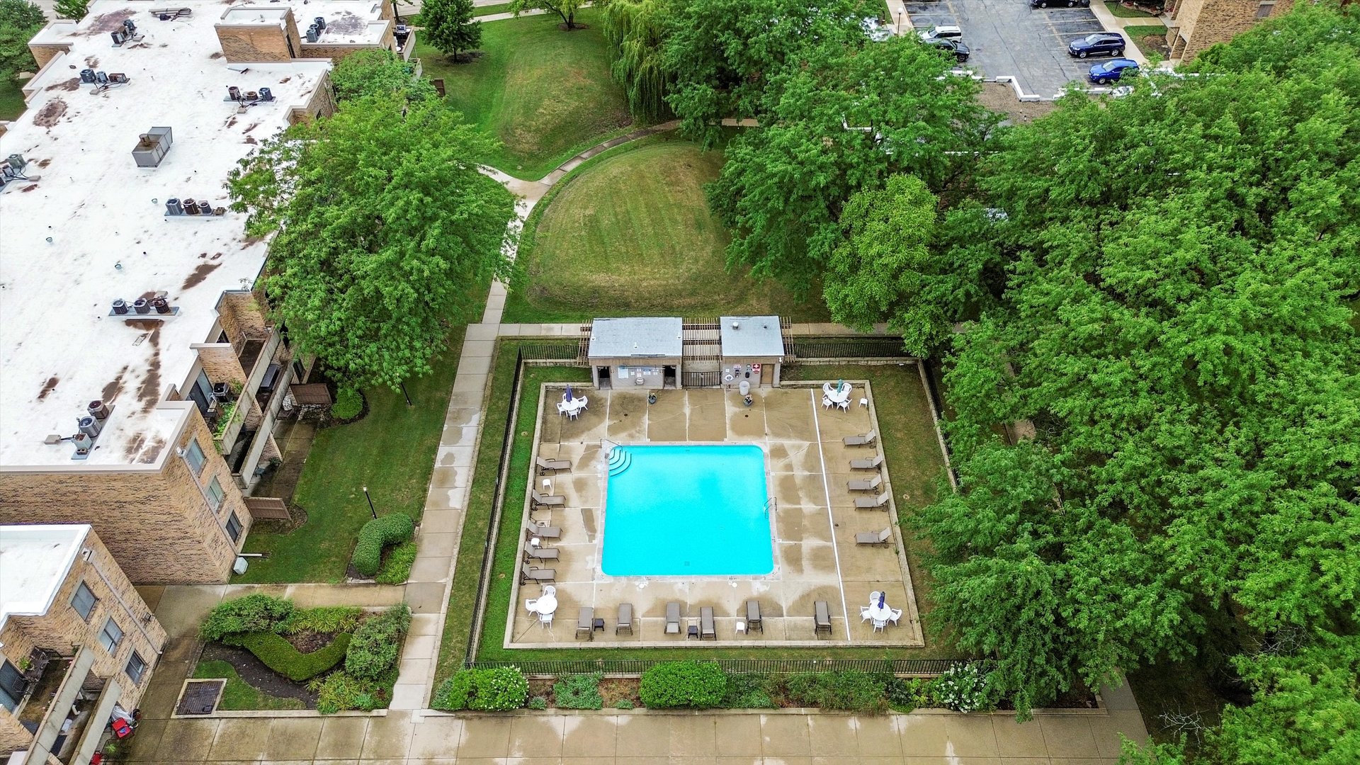 1926 Prairie Square, Unit 210B Schaumburg, IL 60173 - Photo 18 of 20 an aerial view of a house