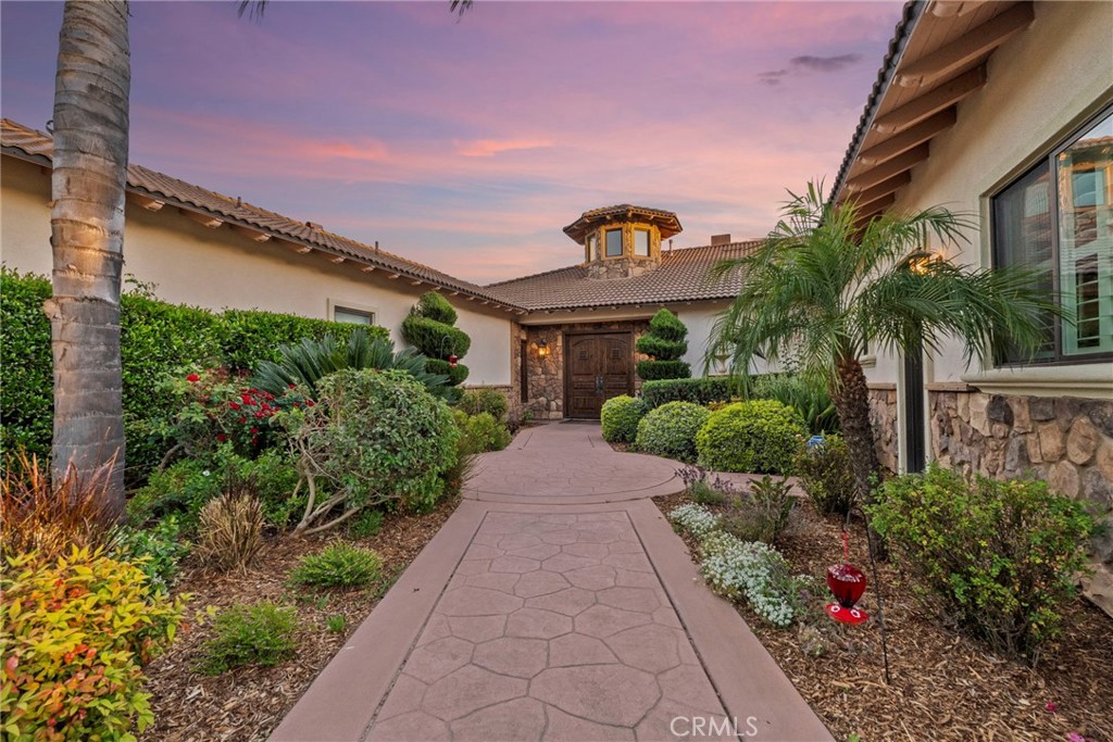 35394 Linda Rosea Road Temecula, CA 92592 - Photo 59 of 69 a view of a pathway with a house in front of it