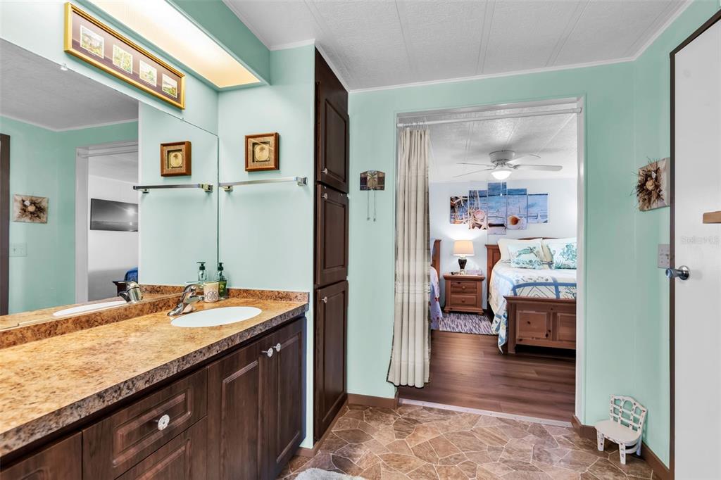 5619 Bayshore Road, Unit 466 Palmetto, FL 34221 - Photo 34 of 50