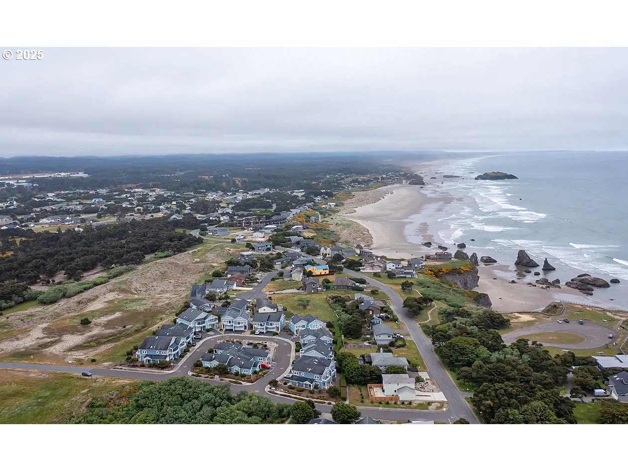 1313 Village Loop Bandon, OR 97411 - Photo 30 of 30
