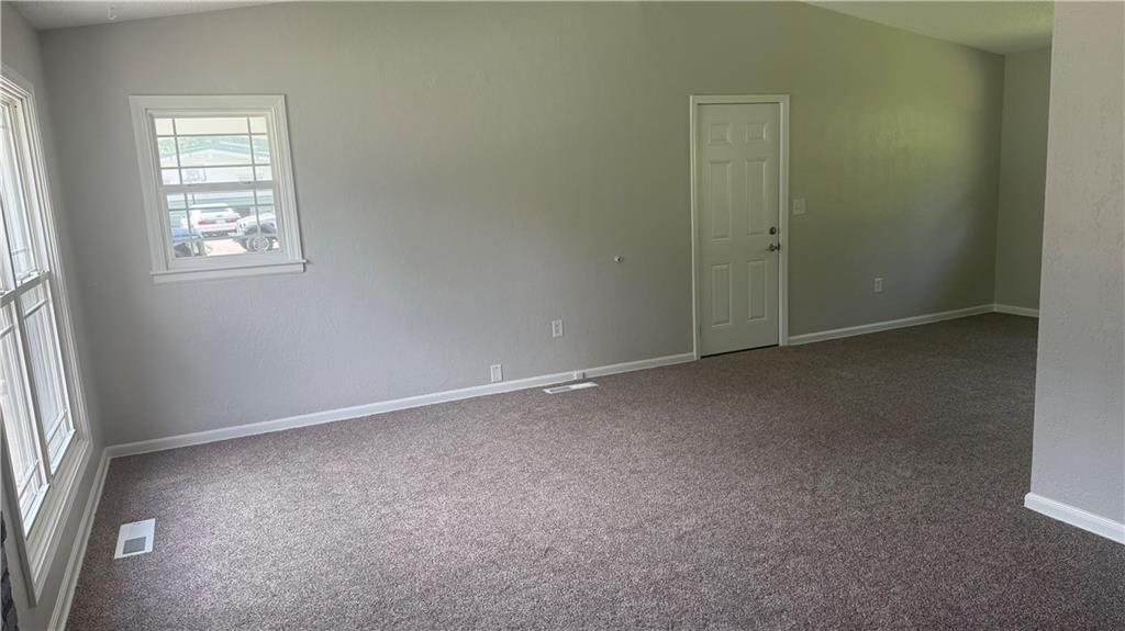 809 Anderson Street Warrensburg, MO 64093 - Photo 6 of 13