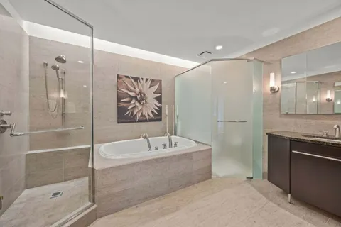 $2,490,000 | 401 North Wabash Avenue, Unit 74D, Chicago, IL 60611