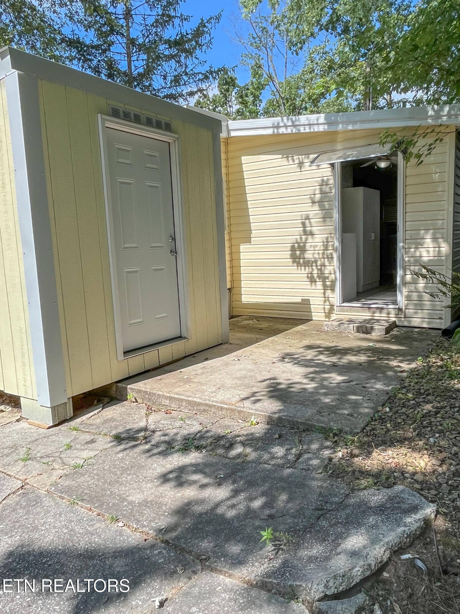 155 Commanche Trail Crossville, TN 38572 - Photo 3 of 28 IMG_8144