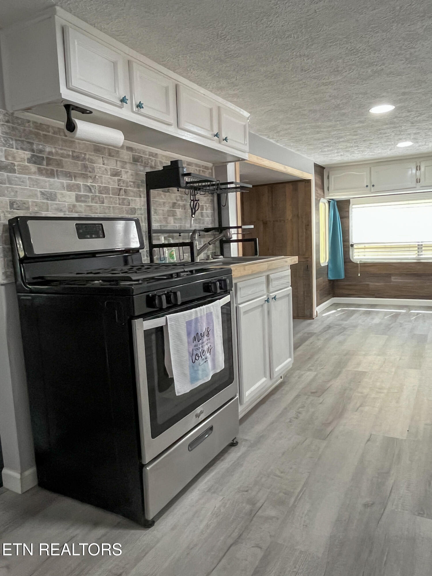 155 Commanche Trail Crossville, TN 38572 - Photo 6 of 28 IMG_8149